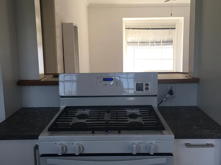 2522 Montana Ave — Photo 4