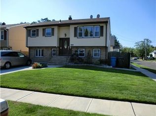 132 Crampton Ave, Woodbridge, NJ