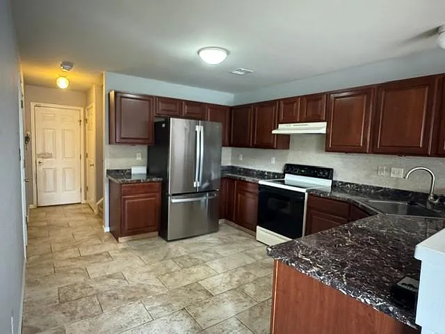 6668 Pioneer Dr — Photo 2
