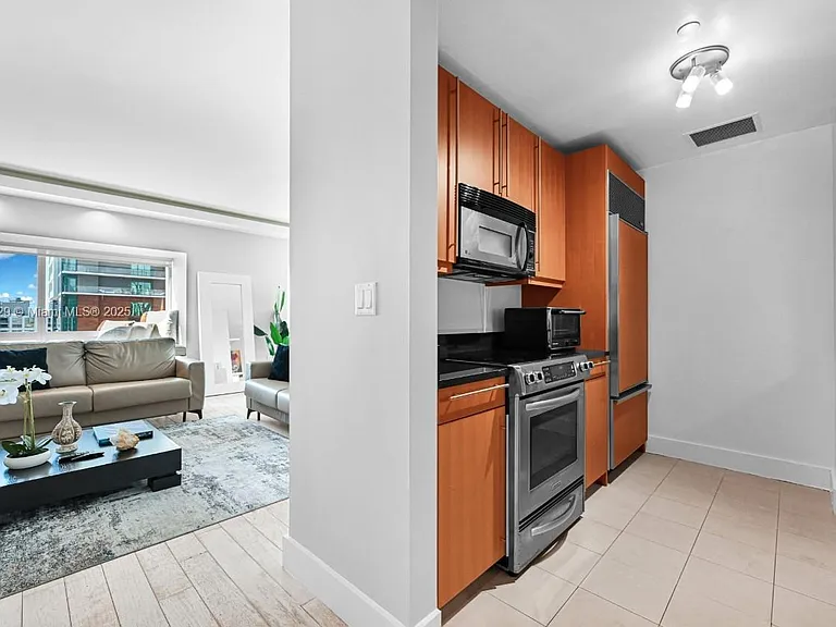 1435 Brickell Ave #3401 — Photo 28