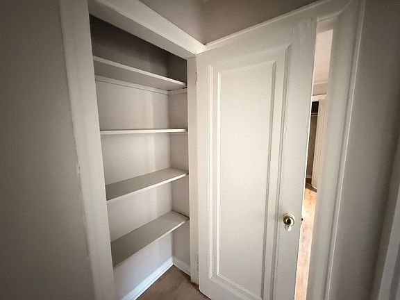 5th image of 17 Kensington Ave #200