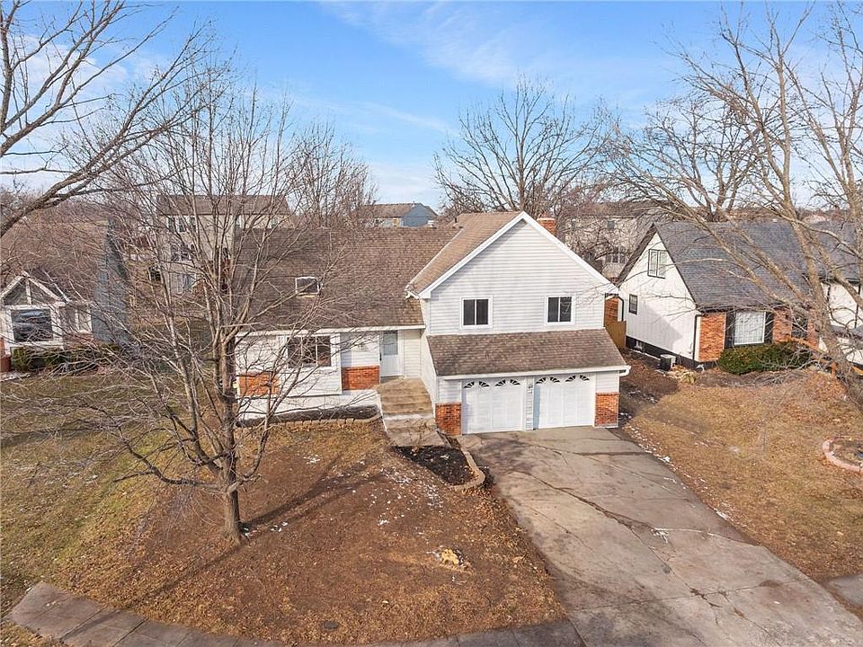 1st image of 409 S Chambery Dr