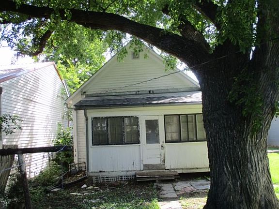 2nd image of 109 S Ash St