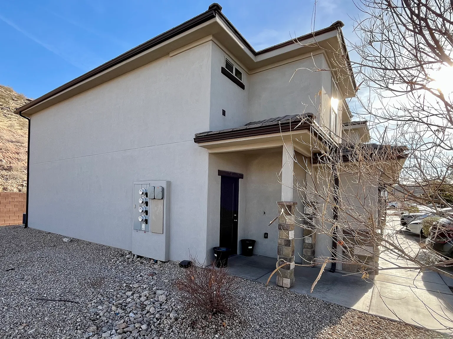 3 bed, 2.5 bath, 1644 sqft, $2,045 — Photo 2