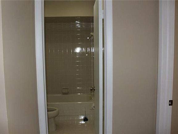 5th image of 7047 Marlberry Ln