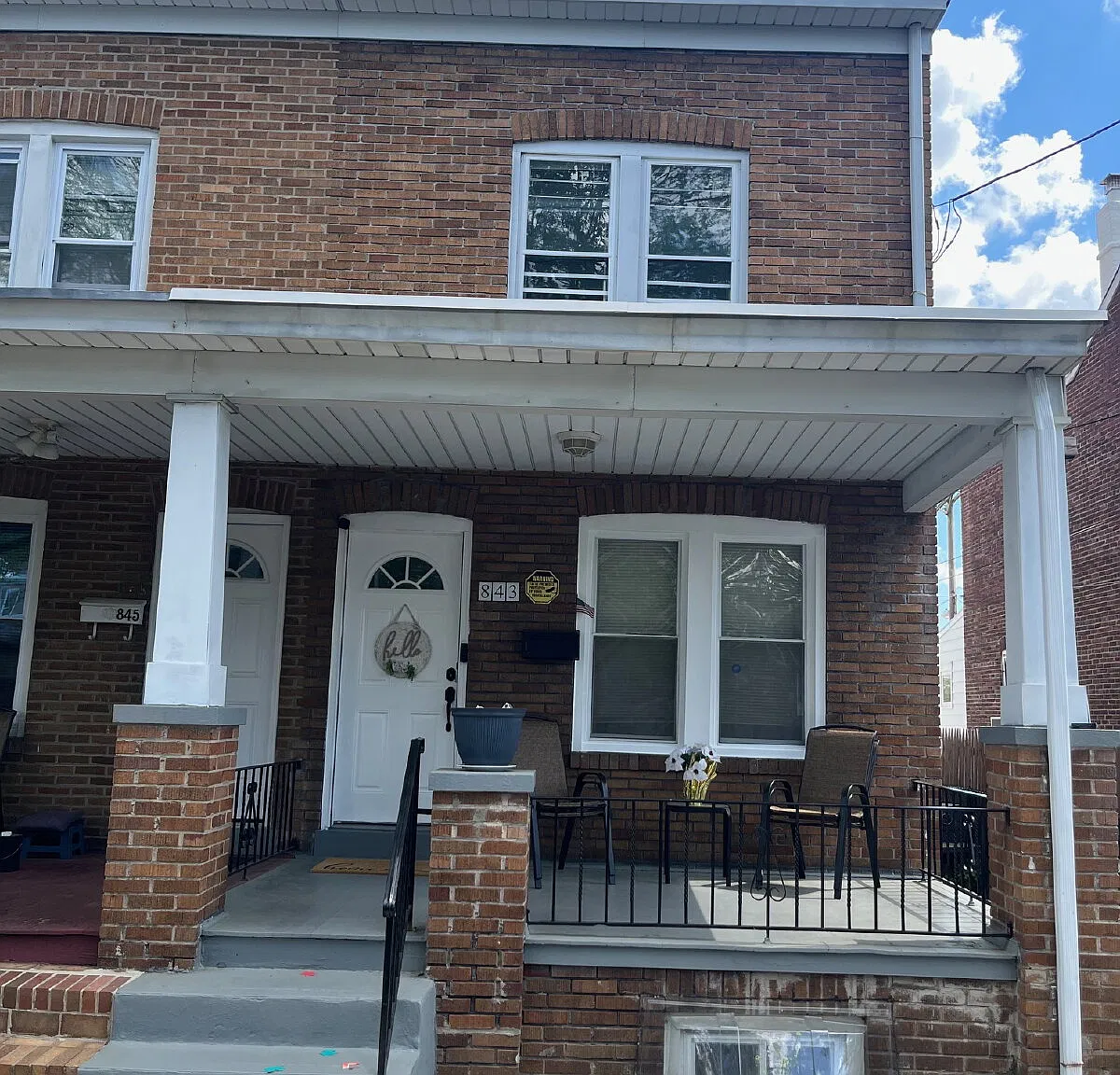 4 bed, 1.0 bath, $2,100 — Photo 1