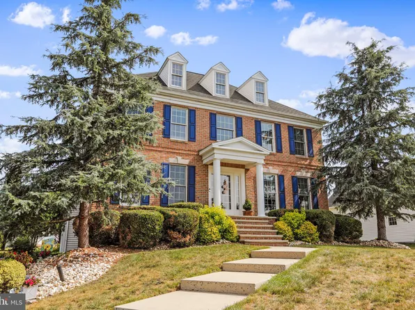 2265 Grove Meadow Ln, Greencastle, PA 17225