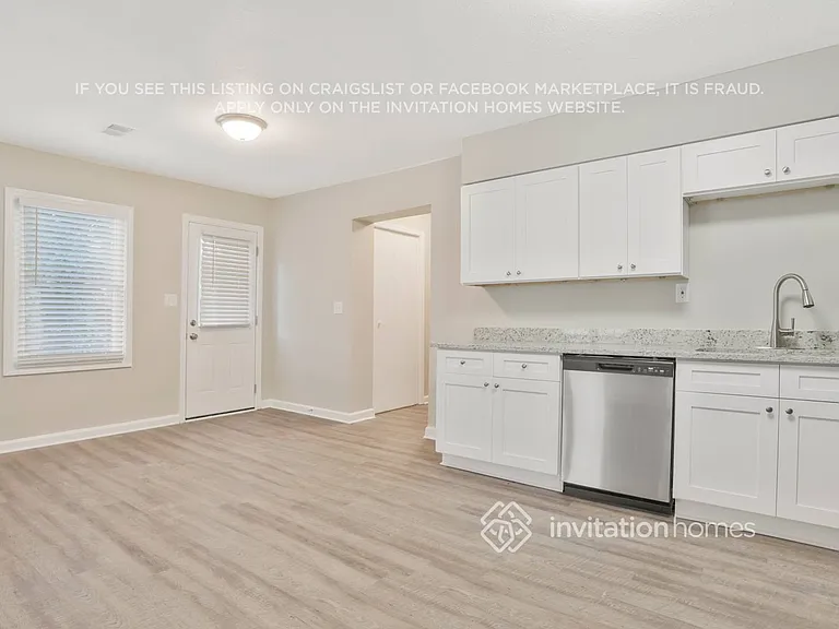 3025 Catalina Dr — Photo 8