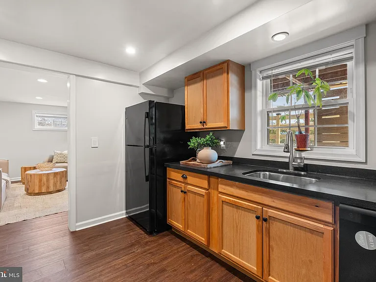 1700 Dewitt Ave #1 — Photo 7