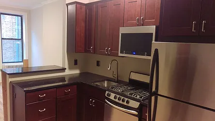 Rented by Green Line Realty