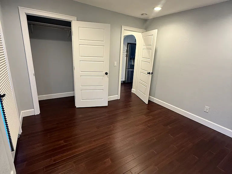 2440 Maher Ave — Photo 8