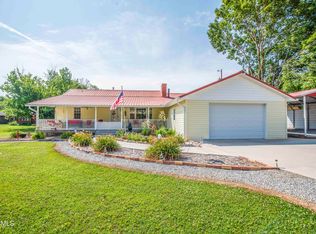 857 Ridgeview Dr, Clinton, TN 37716