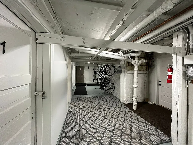 608 Ridgewood Ave — Photo 18