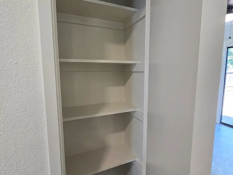 3233 Stanford Ave — Photo 10