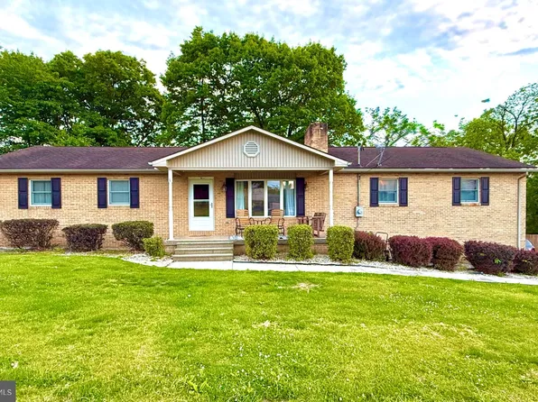 1402 Buchanan Trl, Mc Connellsburg, PA 17233