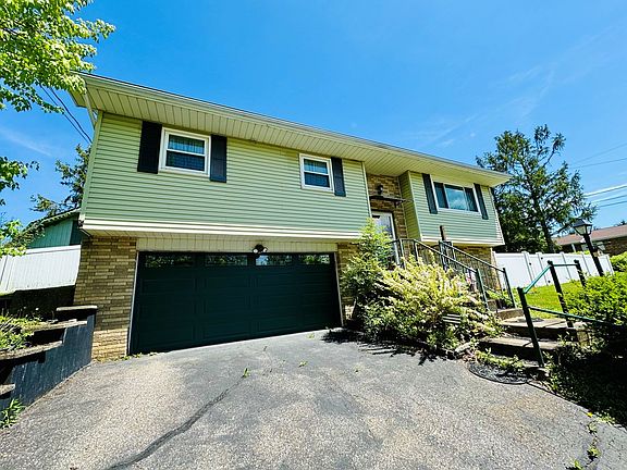 3rd image of 2225 Williamsburg Dr
