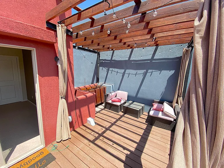 4004 Camelot Hts #B — Photo 34