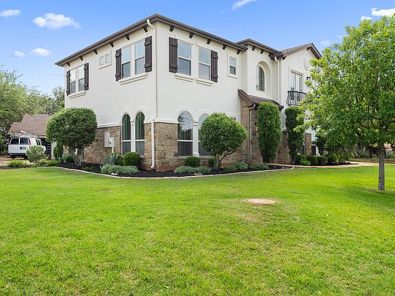5th image of 101 Hazeltine Ct