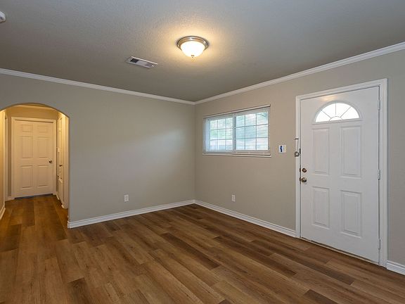 4th image of 9380 Broun St