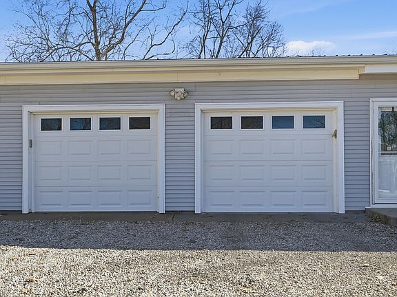 3rd image of 700 Sunset Dr