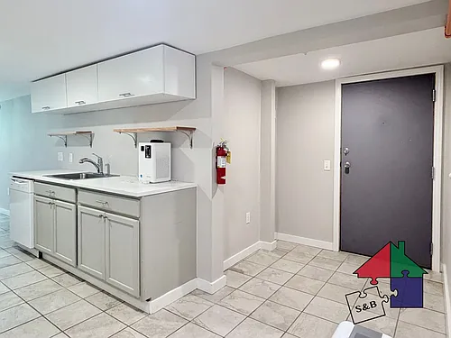 110 Northfield St Photo 1