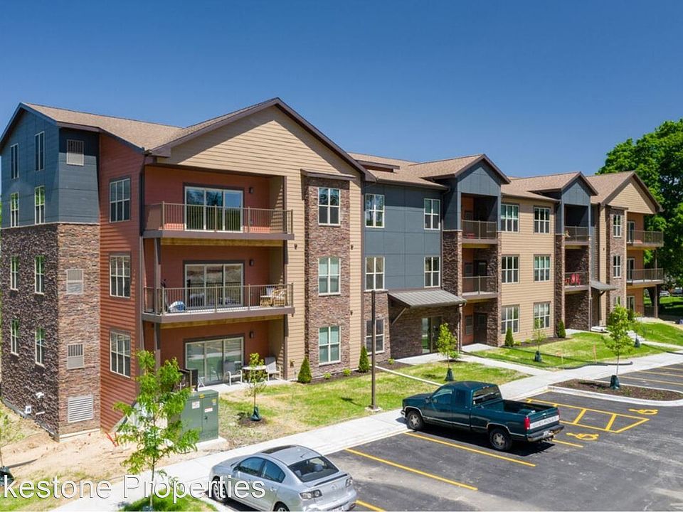 1st image of 4703 Terminal Dr #201