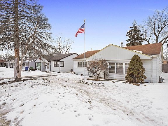 3rd image of 9108 S 55th Ct