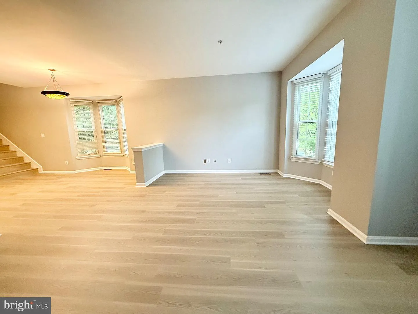 3 bed, 2.5 bath, 2099 sqft, $3,080 — Photo 2