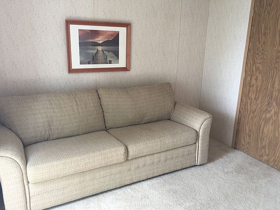 5th image of 637 Pauline Dr