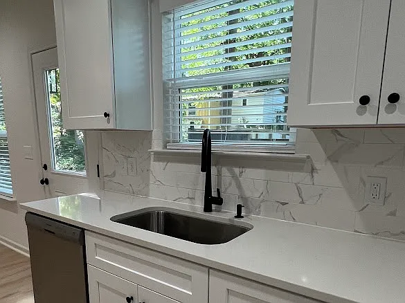 5014 Forestmont Dr — Photo 2