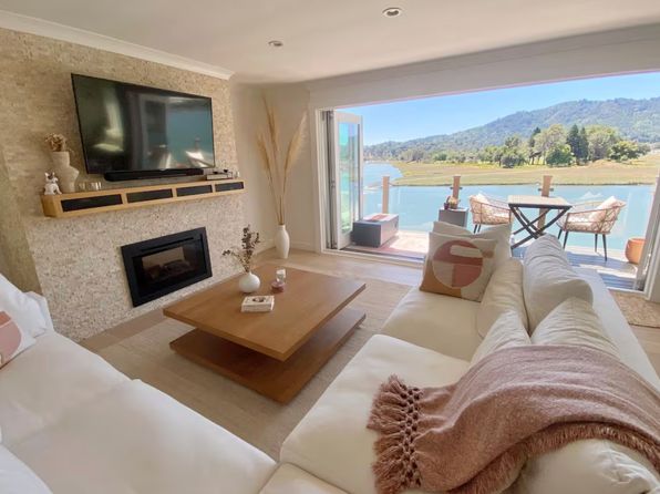 (undisclosed Address)