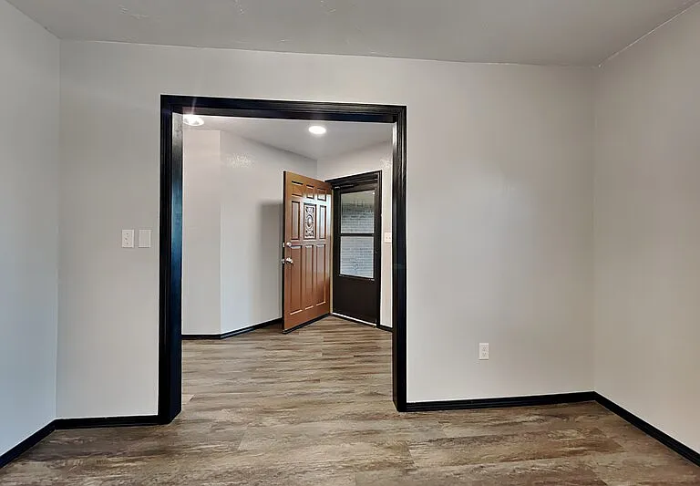 640 N Markwell Ave — Photo 5