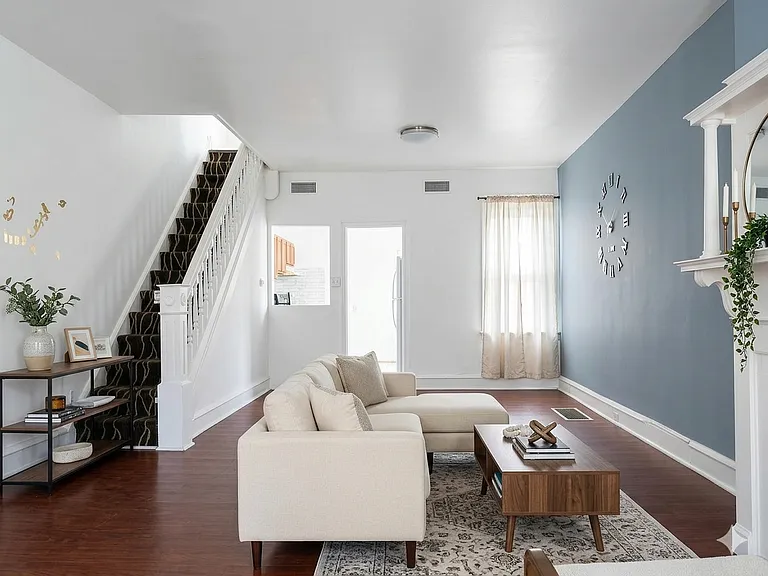 3122 E St — Photo 1