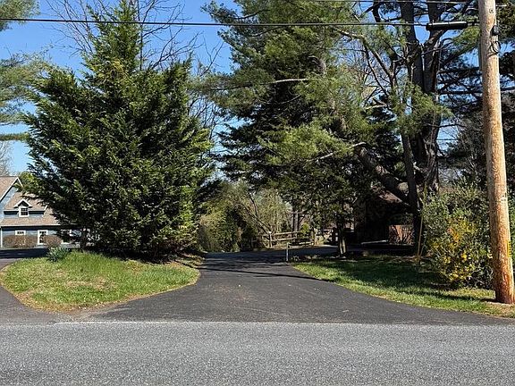 2nd image of 173 Mercer Mill Rd