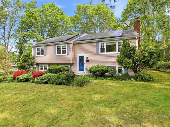 17 Briggs Avenue, Bourne, MA 02532