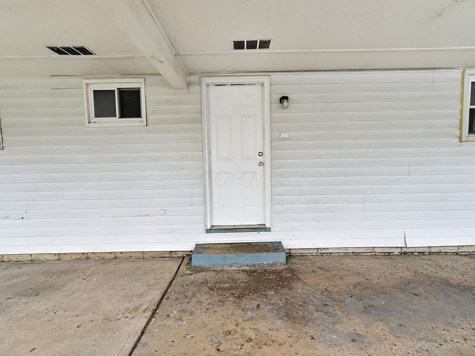 1st image of 858 Stephen Dr W