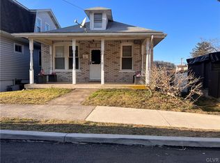 1202 Wiley St, Fountain Hill, PA 18015