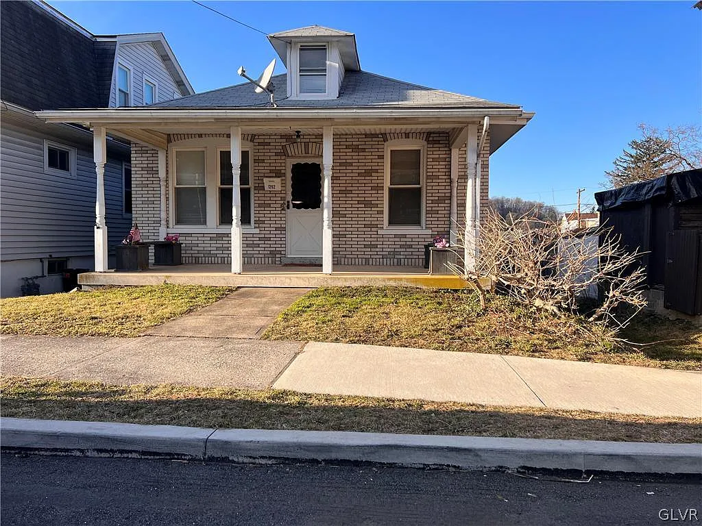 1202 Wiley St photo 1