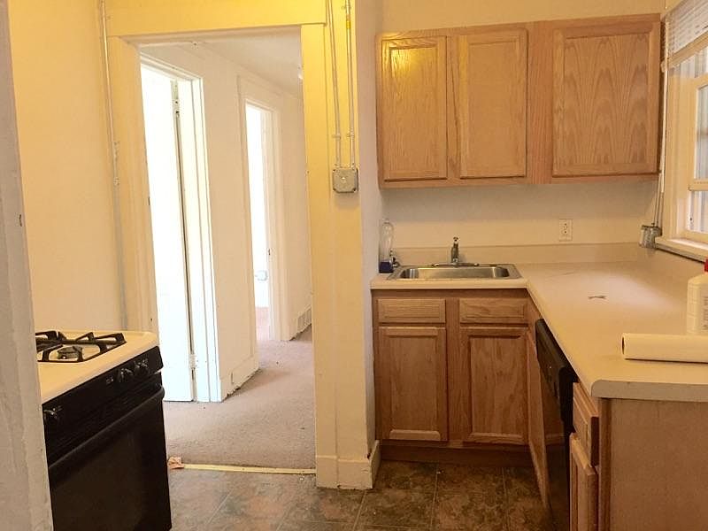 1st image of 372 S Bouquet St #C