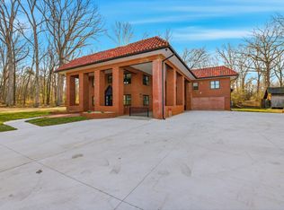 2113 E Madison Ave UNIT B, Athens, TN 37303