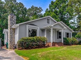 3615 Lakeshore Dr, High Point, NC 27265