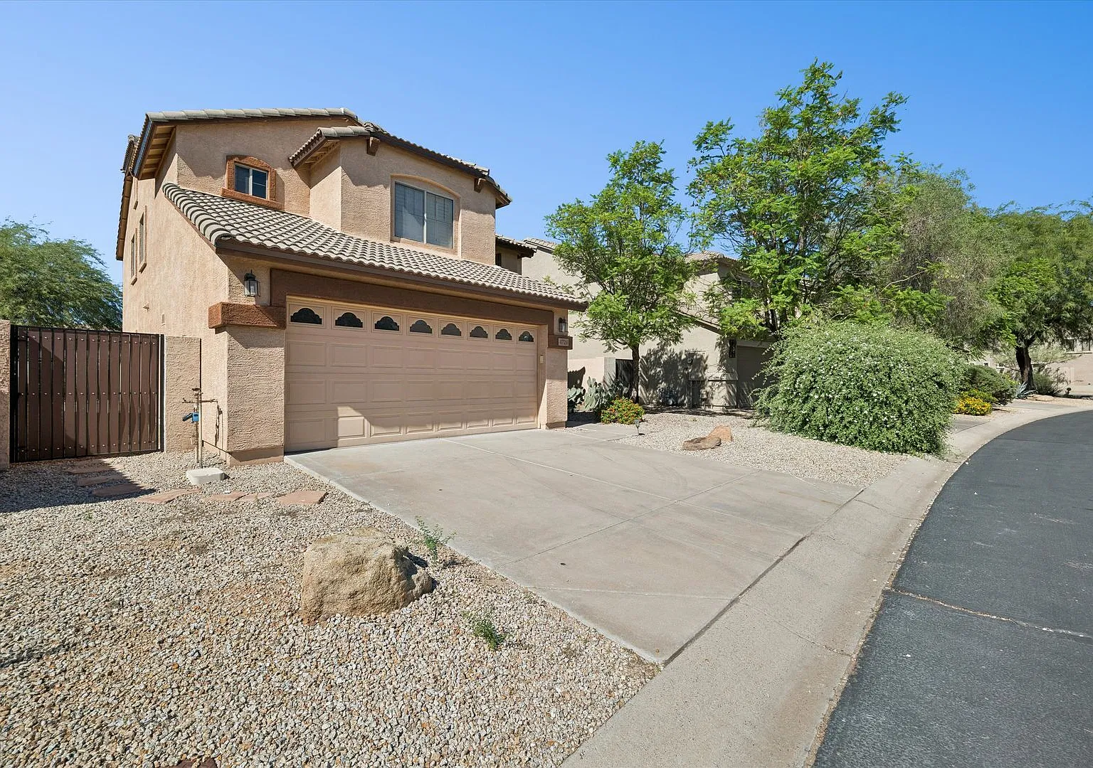 Property is ready now in the highly sought after Asher Hills Preserve, 4 Bedrooms with a loft, be... — Photo 4