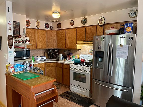 3rd image of 969 Lincoln Ave
