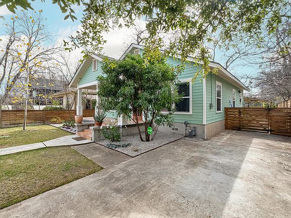 3rd image of 2213 Canterbury St