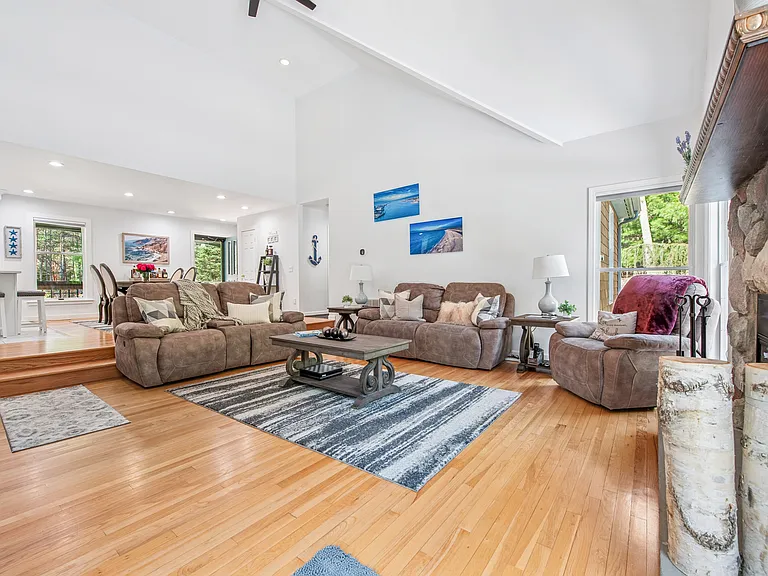 2 Spread Oak Ln — Photo 5