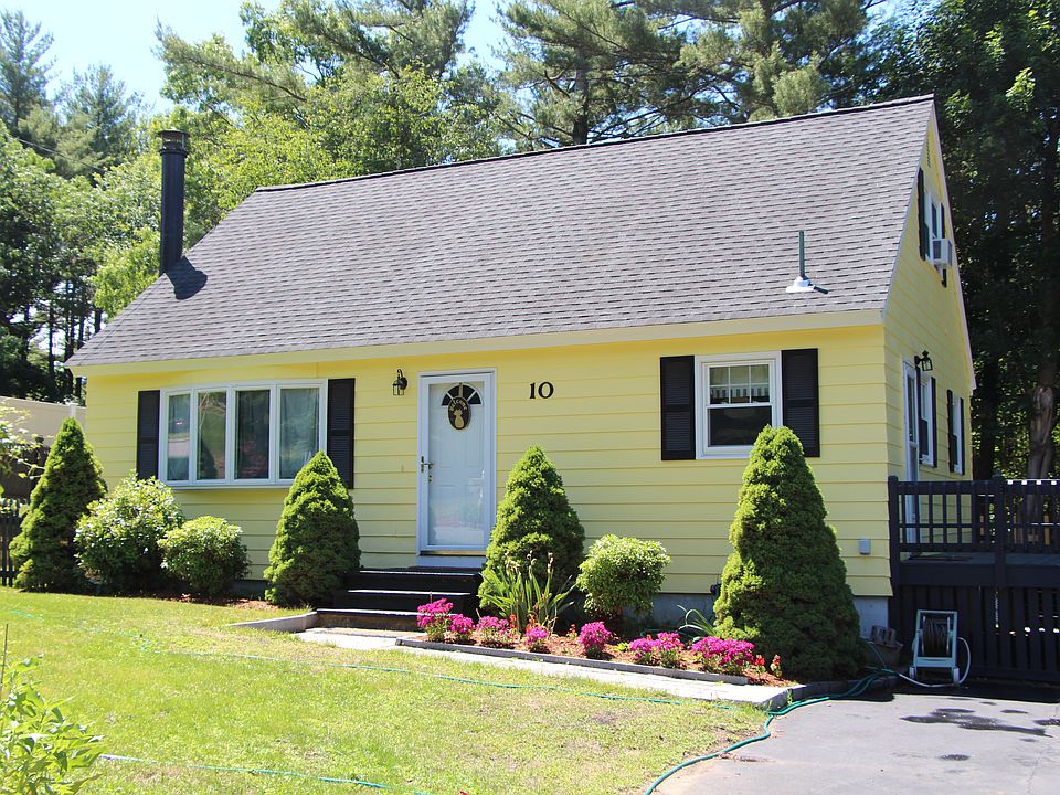 1st image of 10 Newport Dr