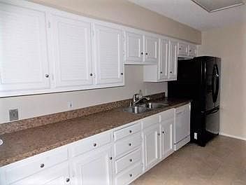 5th image of 4014 Lakeside Dr