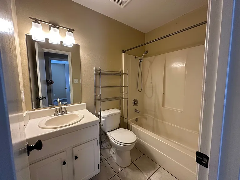 2111 Timberwood Ln — Photo 7
