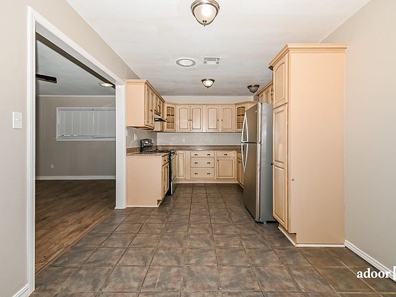 3rd image of 4013 NW 59th St