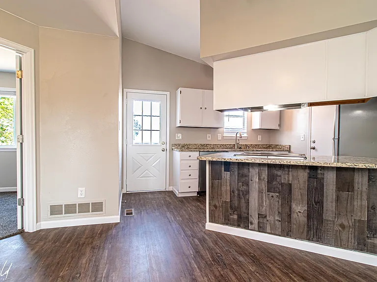 16901 E Stanford Ave — Photo 4